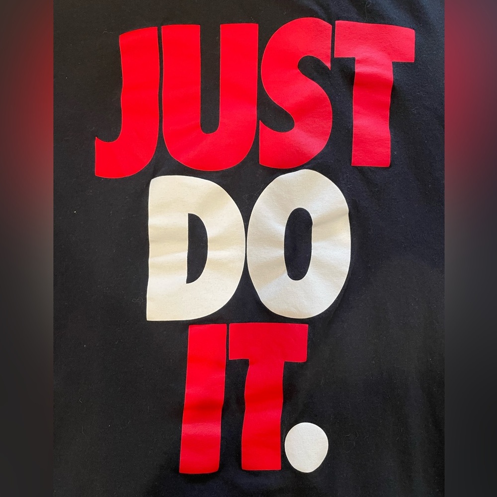 Just Do It Nike Sportswear Athletic Shirt Black/Red/White Men’s Size Small - Picture 8 of 8